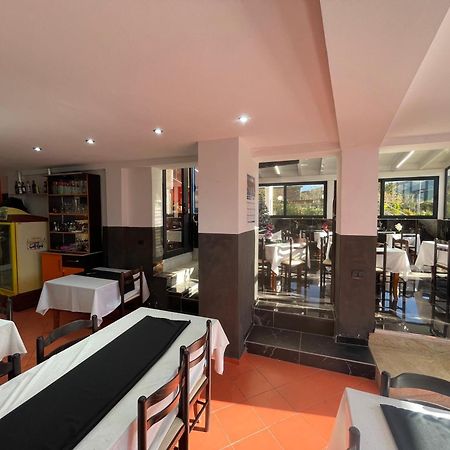 Hotel Bar Restaurant Mete Peshkepi Eksteriør bilde