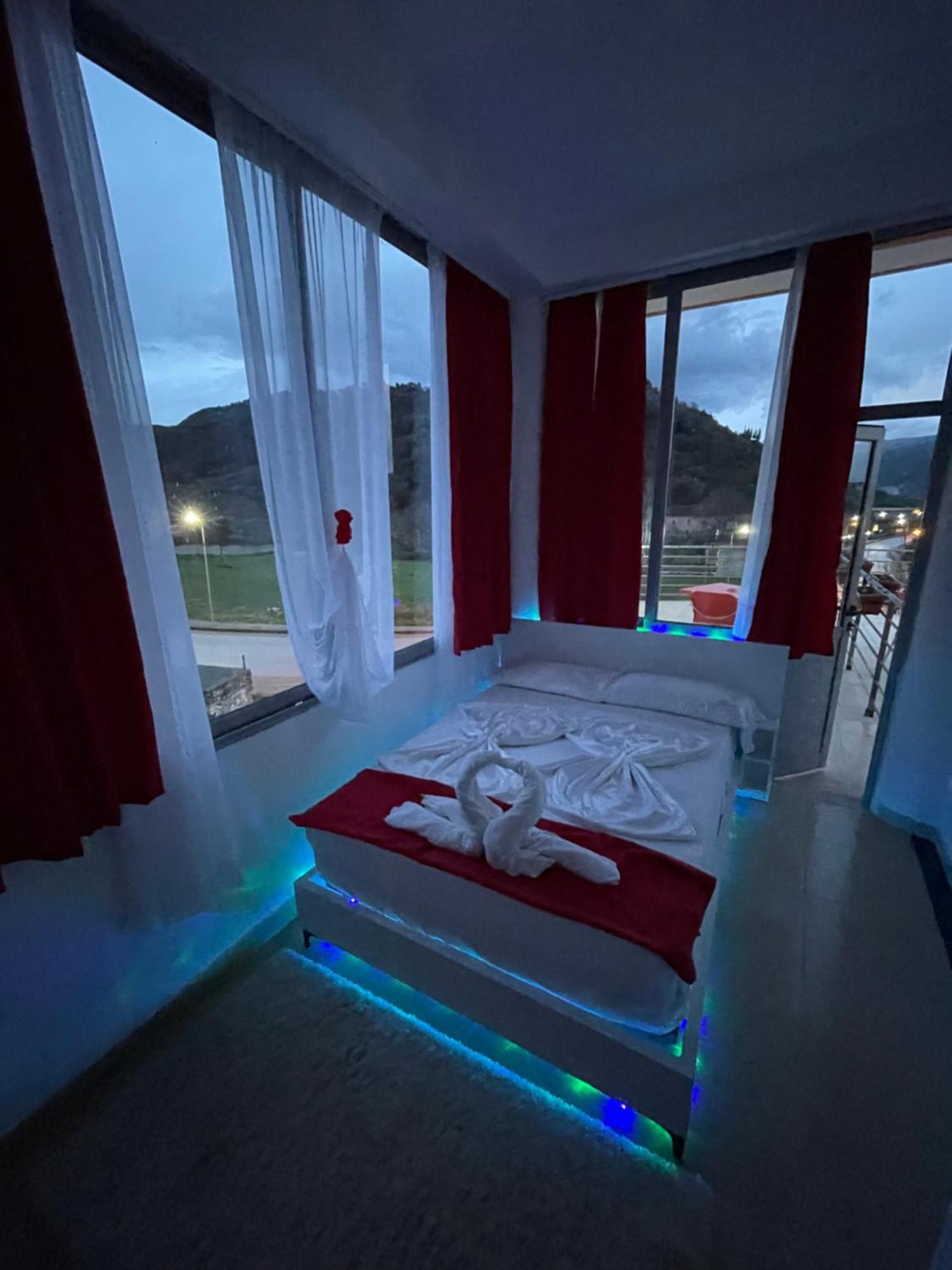 Hotel Bar Restaurant Mete Peshkepi Eksteriør bilde